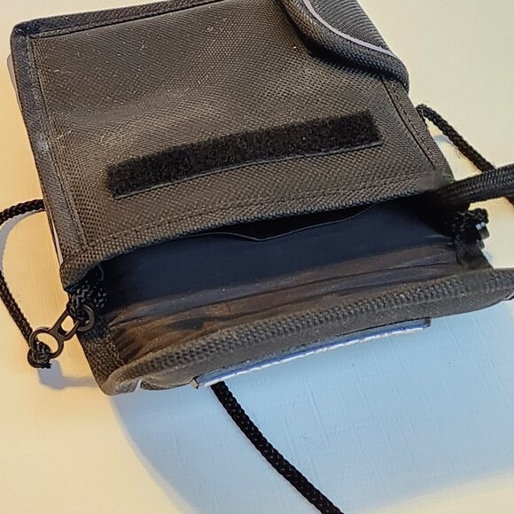Official Nintendo Game Boy Advance Travel Bag (Gray Stripe) Used - Picture 5 of 6